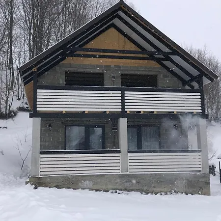 V Gorakh Деревянный коттедж Изки